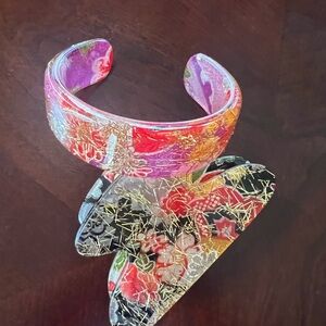 Accessories Set Bracelet and Hair Clip Japanese Floral Red Gold Multicolor